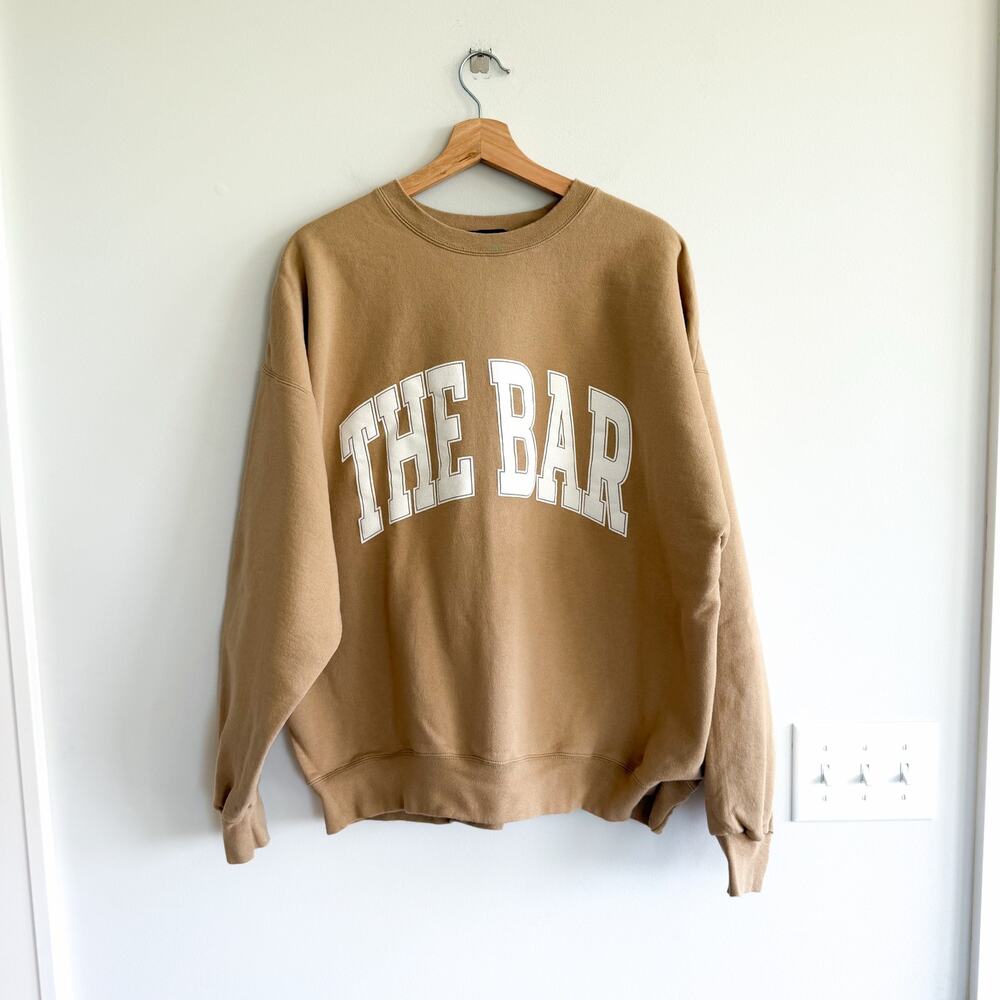 The Bar Women's Oversize Varsity Crew Neck Long Sleeve Sweatshirt Beige XL